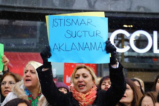 Hukukçulardan itiraz: Teklif, cinsel suçlara af getiriyor