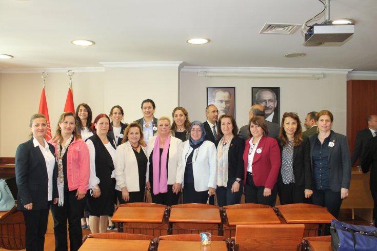 İBB CHP Kadın Meclis Üyelerinden sosyal medyada trollerin saldırılarına maruz kalan kadınlara destek