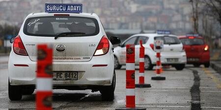 İBB sürücü kurslarına ait araçları ücretsiz dezenfekte edecek