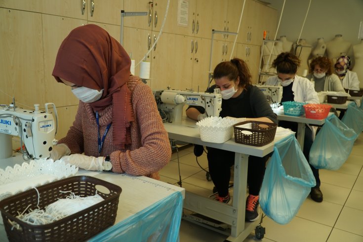 ​İBB'den İstanbullular için maske üretimi