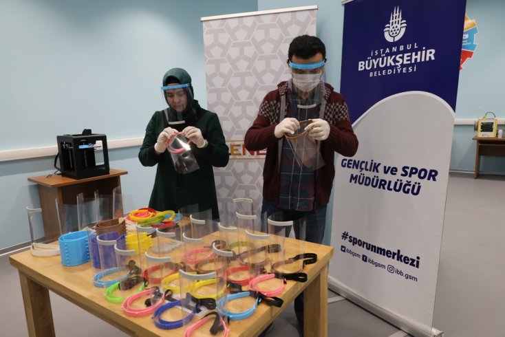 İBB'den sağlık çalışanlarına yüz koruyucu maske