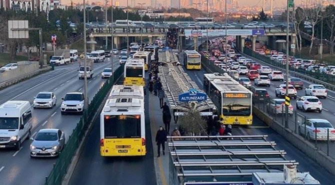 İBB'den toplu taşımaya 'kısıtlama' düzenlemesi