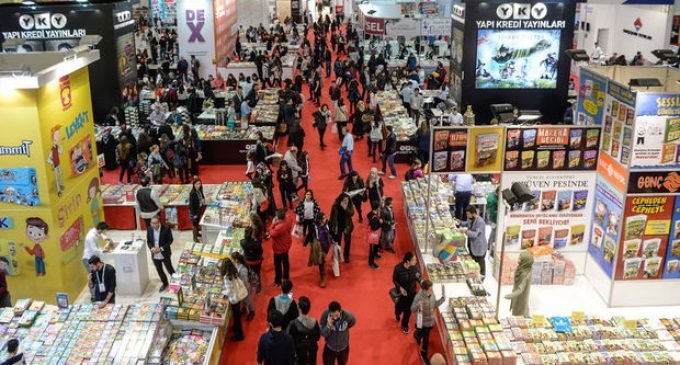 İstanbul ve İzmir kitap fuarları koronavirüs nedeniyle ertelendi