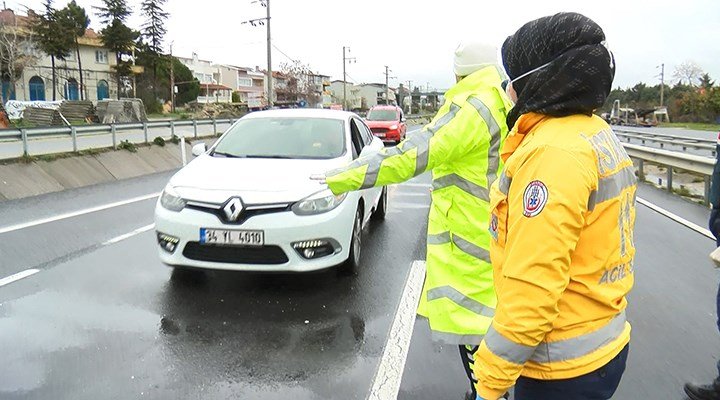 İstanbul'a araçla giriş yapmak isteyenler geri çeviriliyor