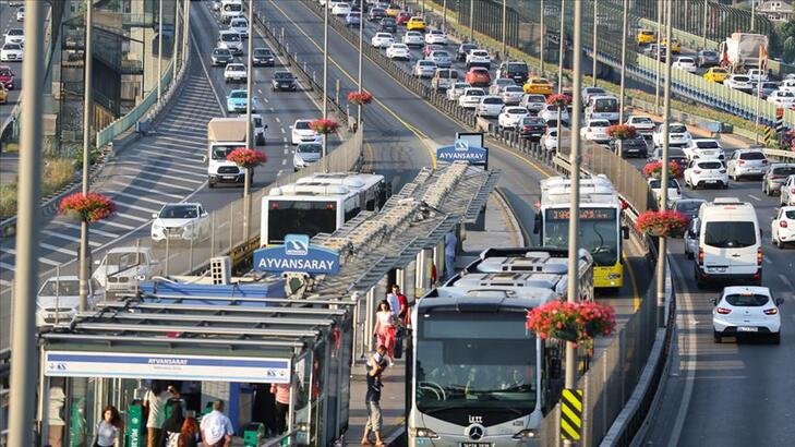 İstanbul'da toplu taşıma araçlarının kullanım oranı düştü