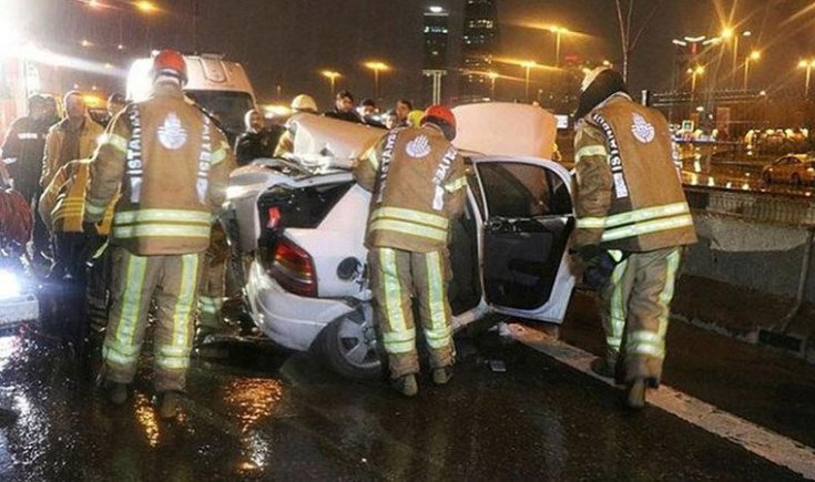 İstanbul'da zincirleme kaza! 1 ölü, 3 yaralı