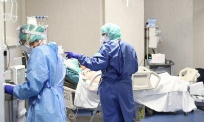 İtalyan doktor hastanelerdeki durumu anlattı: Hastalar yapayalnız ölüyor
