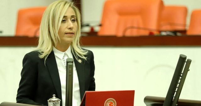 İYİ Partili vekil, partisini eleştirerek istifa etti