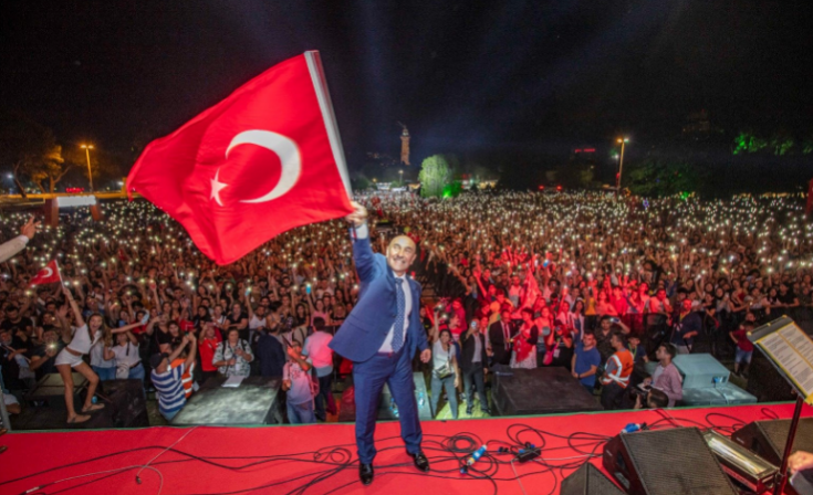 İzmir Büyükşehir Belediyesi, 100. Yıl Marşı için yarışma düzenliyor