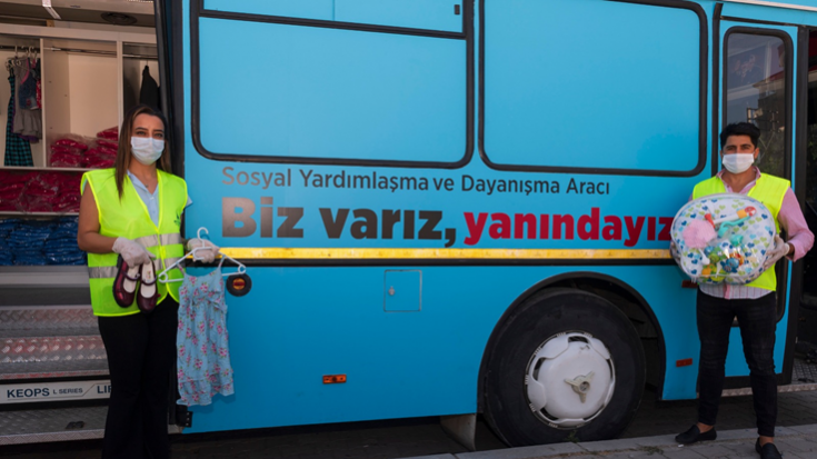 İzmir Büyükşehir Belediyesi'nden ihtiyaç sahibi ailelere bayram yardımı