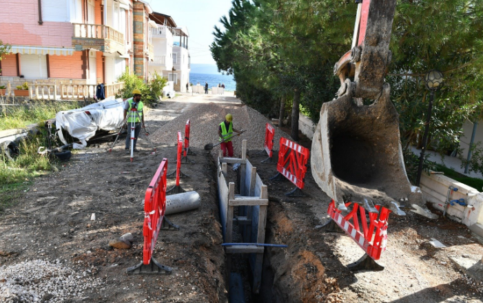 İZSU Mordoğan’da kanal altyapısı ve arıtma tesisi kuruyor