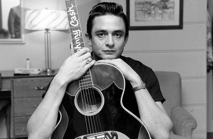 Johnny Cash’in 1973 tarihli kayıp konser kaydı albüm oluyor