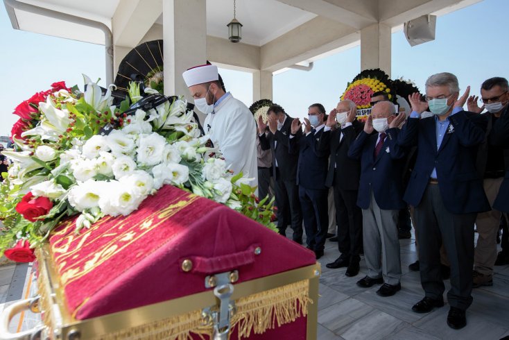 Kılıçdaroğlu, Adalet Ağaoğlu'nun cenaze törenine katıldı