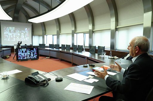 Kılıçdaroğlu, 'Belediye başkanları' toplantısında konuştu