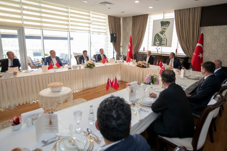 Kılıçdaroğlu CHP'li il belediye başkanlarıyla bir araya geldi