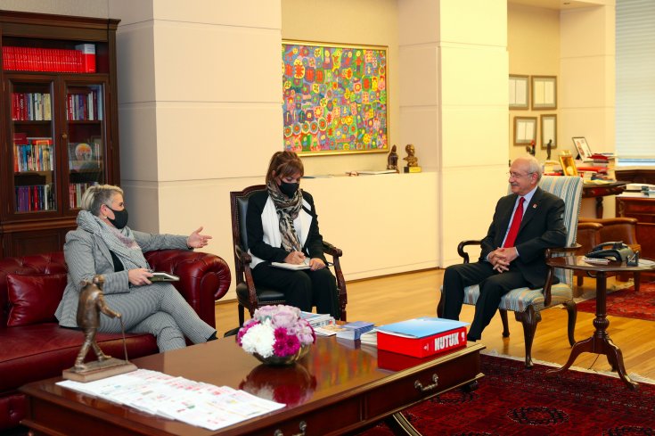 Kılıçdaroğlu, İrlanda'nın Türkiye Büyükelçisi McGuinness ile görüştü