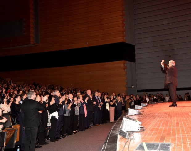 Kılıçdaroğlu Zülfü Livaneli'nin konserine gitti