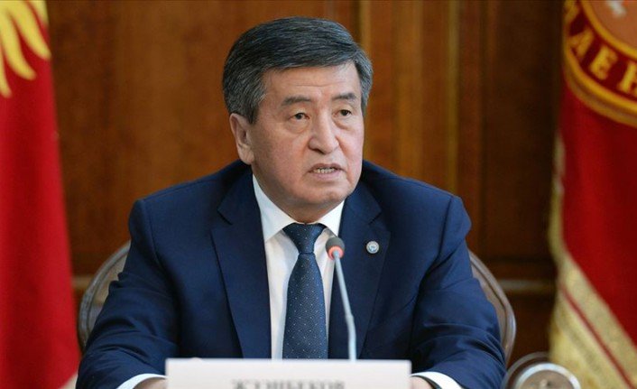 Kırgızistan Devlet Başkanı Sooronbay Ceenbekov istifa etti