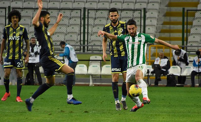 Konyaspor, Fenerbahçe'yi 1-0 mağlup etti