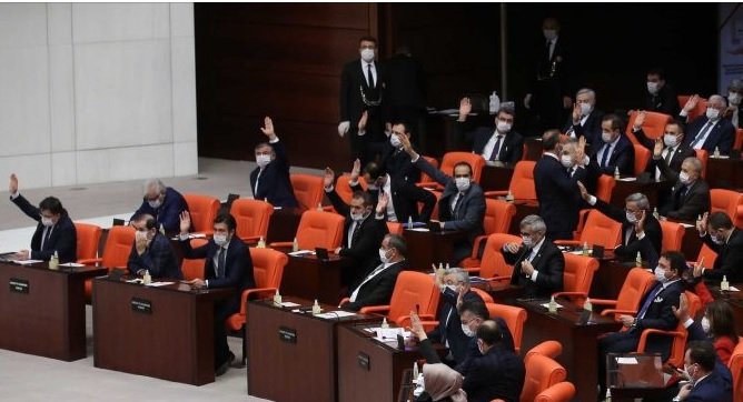 KYK borçlarının düzenlenmesiyle ilgili teklif AKP ve MHP'nin oylarıyla reddedildi