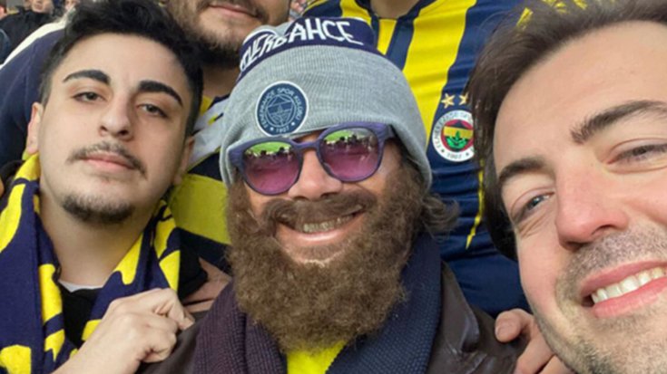 Lugano kılık değiştirdi, Fenerbahçe-Galatasaray derbisini taraftarlarla izledi