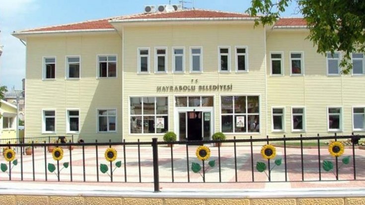 Maaşı azalan AKP’li başkan yardımcısı belediyesini mahkemeye verdi!
