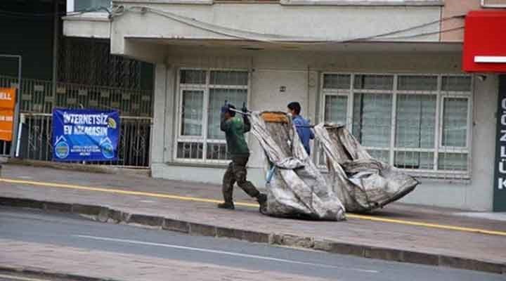 Mansur Yavaş, 'atık kâğıt işçileri'ni resmî olarak tanıdı: 800 aileye nakdi yardım yapıldı