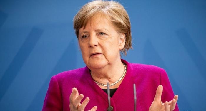 Merkel: ABD'nin süper güç olmadığı bir dünya üzerine derinlemesine düşünmeliyiz