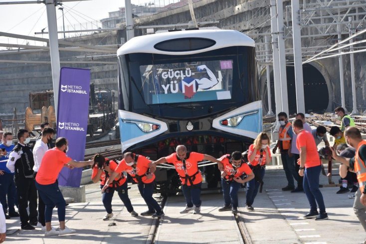 Metro İstanbul, tren çekme yarışması düzenledi