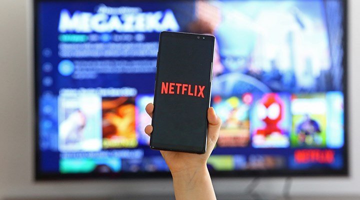 Netflix 'deneme üyeliği' uygulamasını bu kez ücretli olarak başlattı