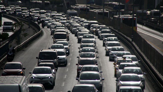 'Normalleşme' İstanbul trafiğini kilitleyecek