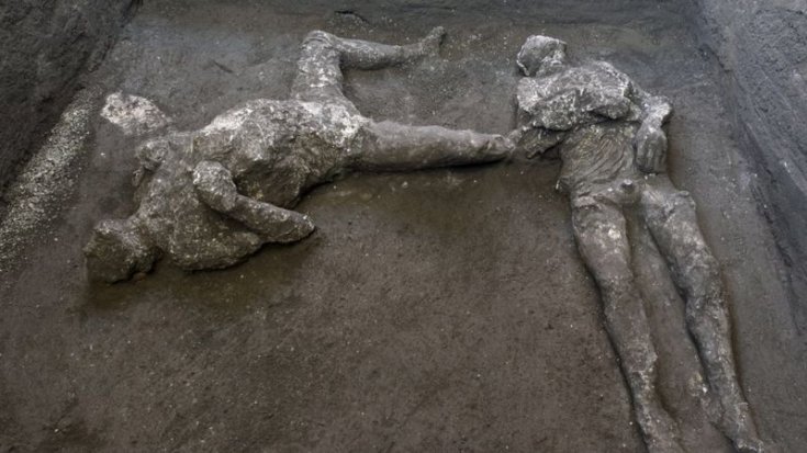 Pompeii'de 2000 yıl önceki yanardağ patlamasında ölen köle ve sahibinin kalıntıları bulundu