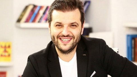 Posta gazetesi Candaş Tolga Işık'ın yazılarına son verdi