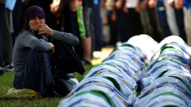 Srebrenitsa kurbanlarının yakınları Hollanda'yı AİHM'e şikayet etme kararı aldı