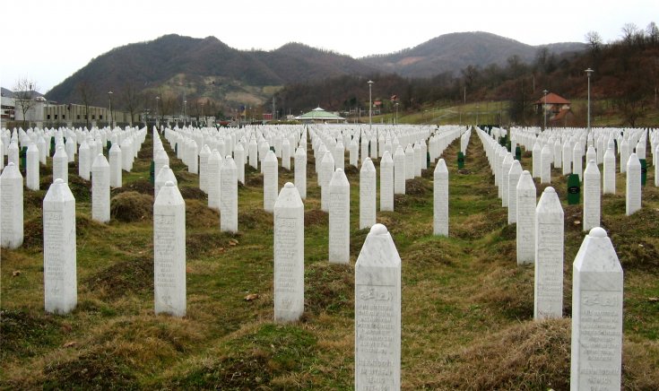 Srebrenitsa Soykırımı'nın üzerinden 25 yıl geçti