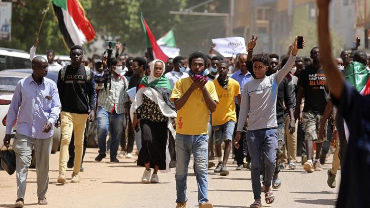 Sudan'da 30 yıllık İslami yönetim sona erdi