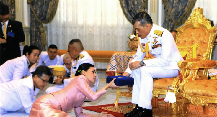 Tayland Kralı, Almanya'da otel kapatıp haremiyle karantinaya çekildi