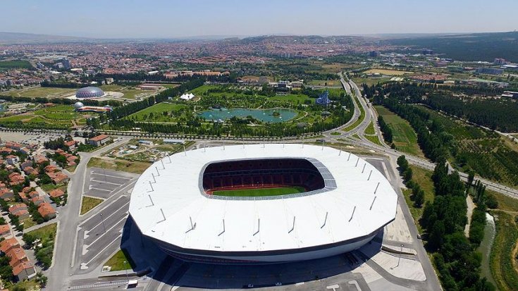 TOKİ'nin yaptığı 3 yıllık Yeni Eskişehir Stadyumu hakkında 'müsabaka yapılamaz' kararı
