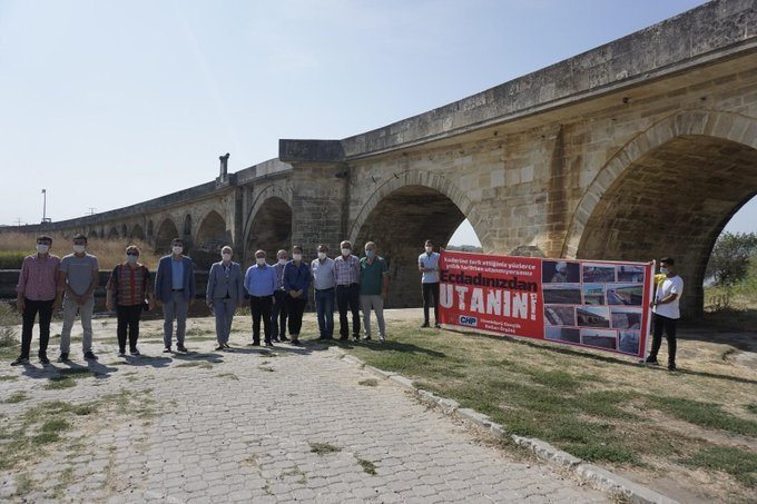 Trakya'nın tek kadın belediye başkanı Özlem Becan tarihi taş köprünün restorasyonu için yetkilileri göreve çağırdı
