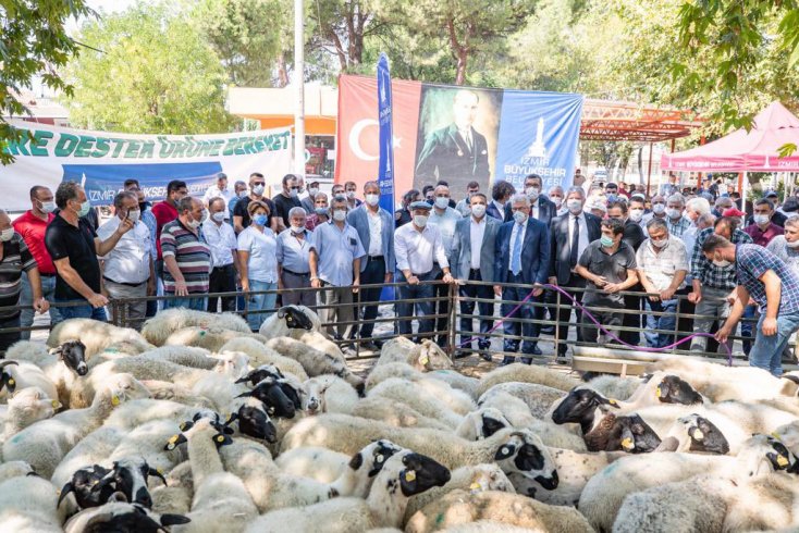 Tunç Soyer: İzmir’in verimli topraklarında üreten herkesi destekleyip üretimi büyüteceğiz