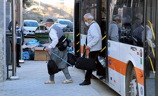 Umreden dönen 275 kişi, Eskişehir'de yurtta gözlem altında