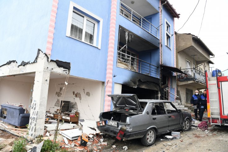 Uşak'ta 2 evde doğalgaz patlaması: 6 yurttaş yaralandı