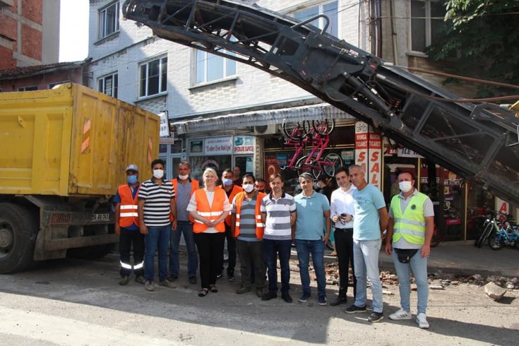 Uzunköprü'de yol yapım çalışmaları devam ediyor