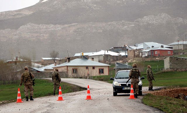 Van'da bir mahalle daha karantinaya alındı