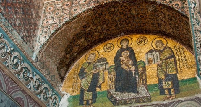 Yunanistan'daki kiliseler bugün Ayasofya için yas tutuyor