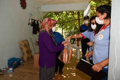 Adana Büyükşehir Belediyesi'nden Kozan yangınında mağdur olan yurttaşlara destek