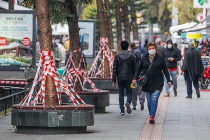 Antalya'da koronavirüs vaka oranı bir haftada iki katına çıktı, ek tedbirler alındı