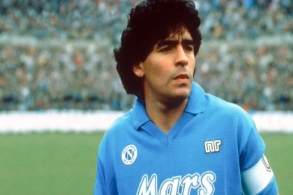 Arjantinli efsane futbolcu Diego Maradona hayatını kaybetti