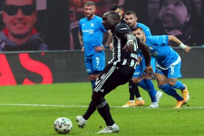 Beşiktaş, Büyükşehir Belediye Erzurumspor'u 4-0 yendi