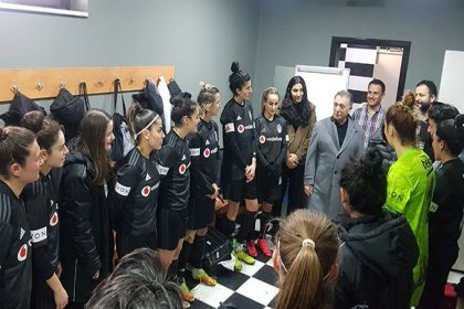 Beşiktaş JK Başkanı Ahmet Nur Çebi, dirseğini kırdı